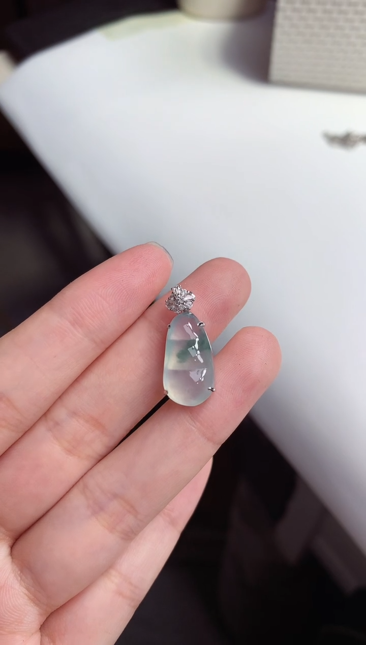 【闪购商品】翡翠颈饰未镶嵌福豆