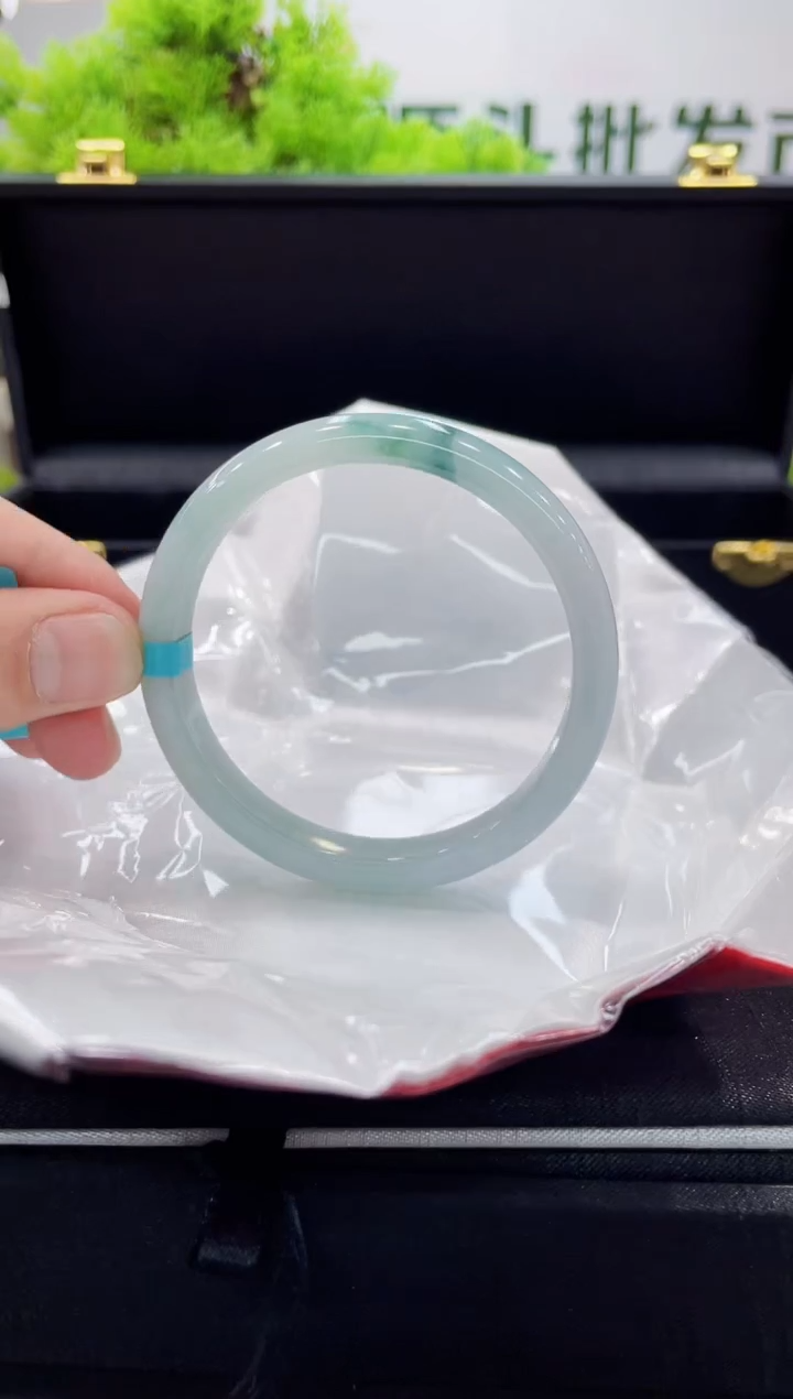 【闪购商品】翡翠手镯未镶嵌手镯