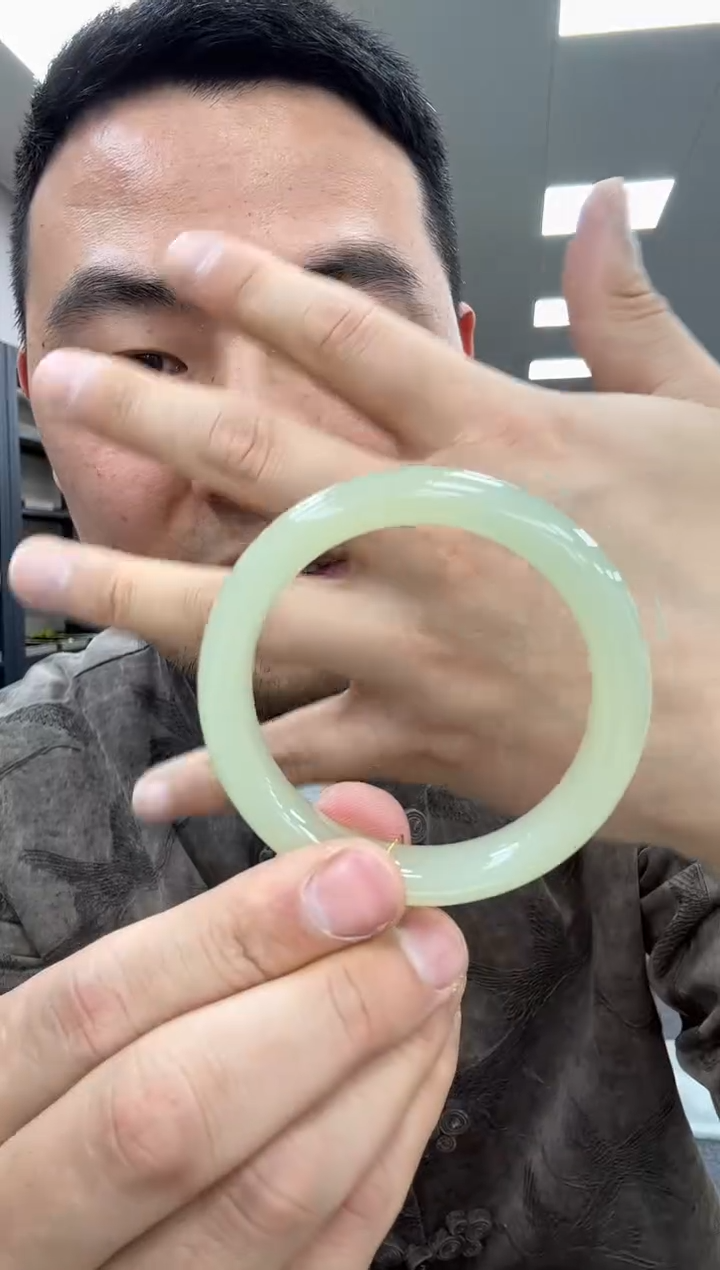 【闪购商品】和田玉手镯未镶嵌53  942