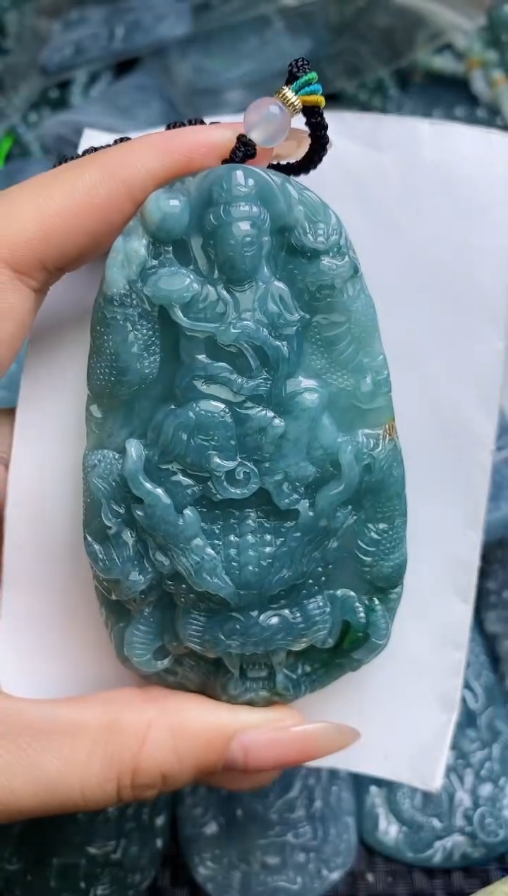 【闪购商品】翡翠颈饰未镶嵌          