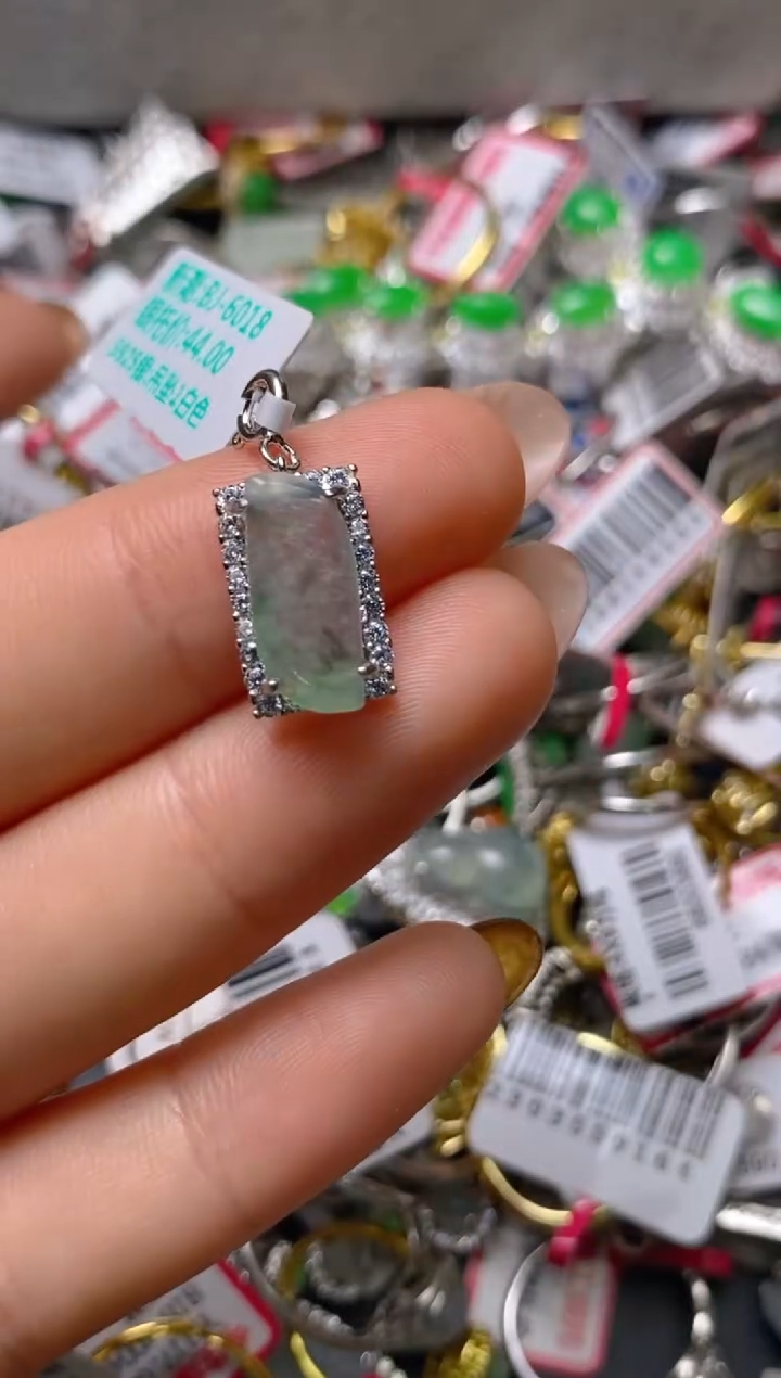 银S925镶嵌戒指翡翠百内无证书