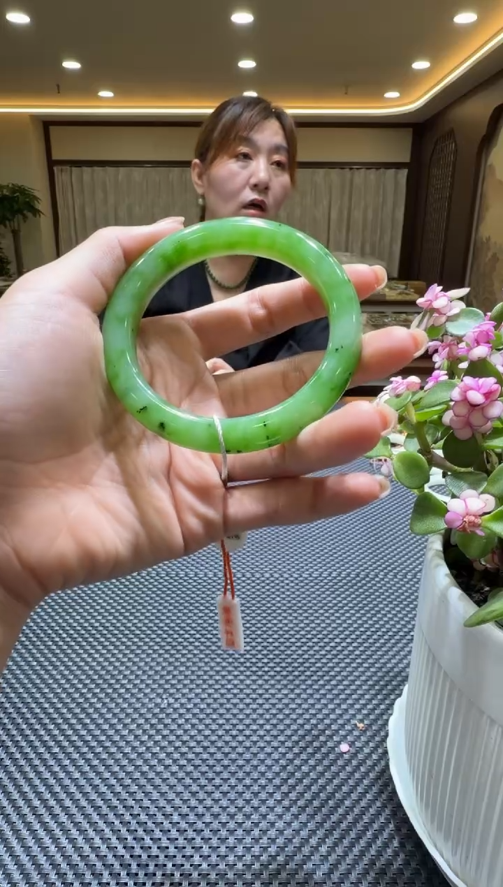 颈饰未镶嵌和田玉手镯60