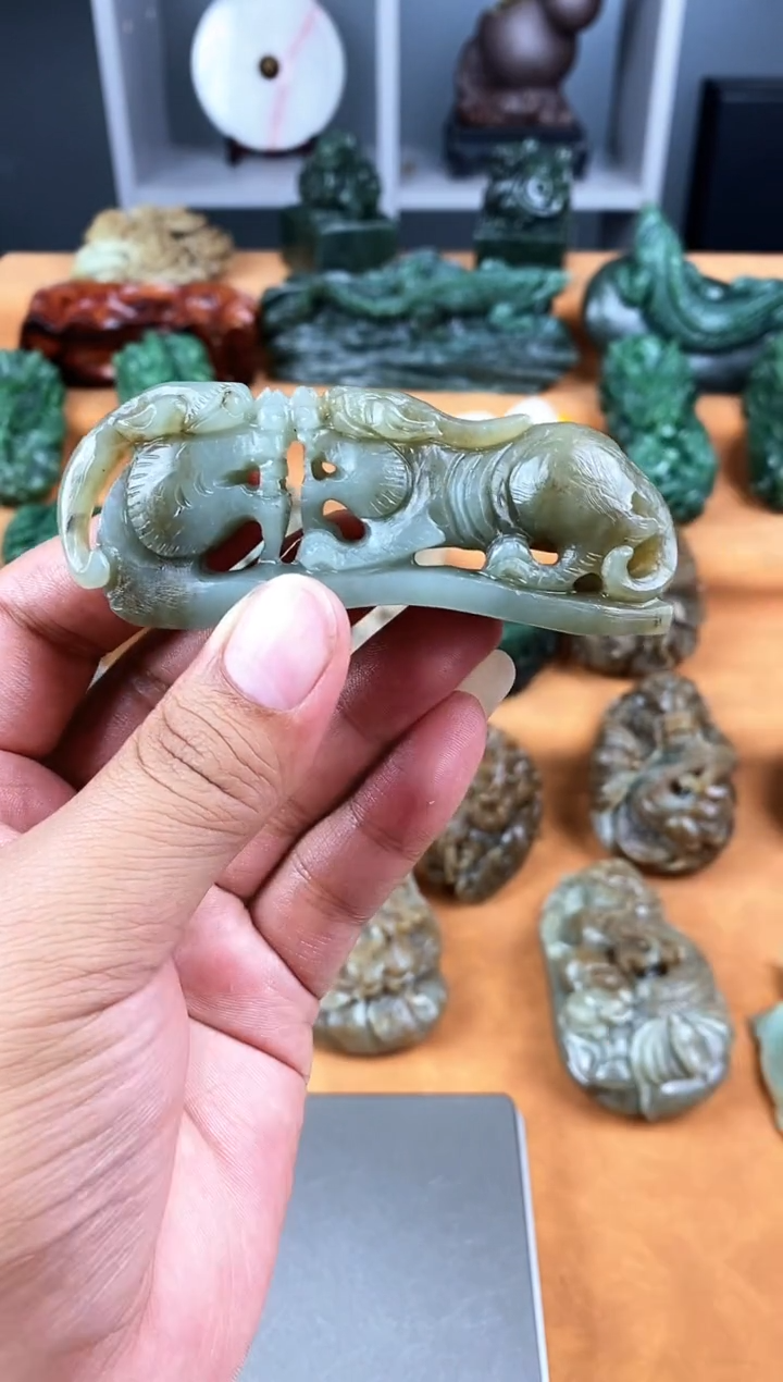 颈饰未镶嵌和田玉1