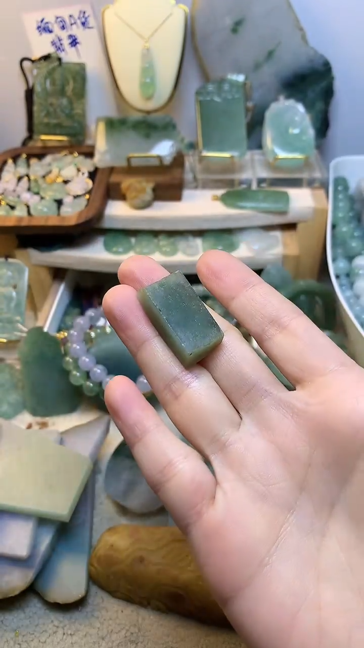 未镶嵌挂件翡翠 缅甸A货翡翠，没有运费险