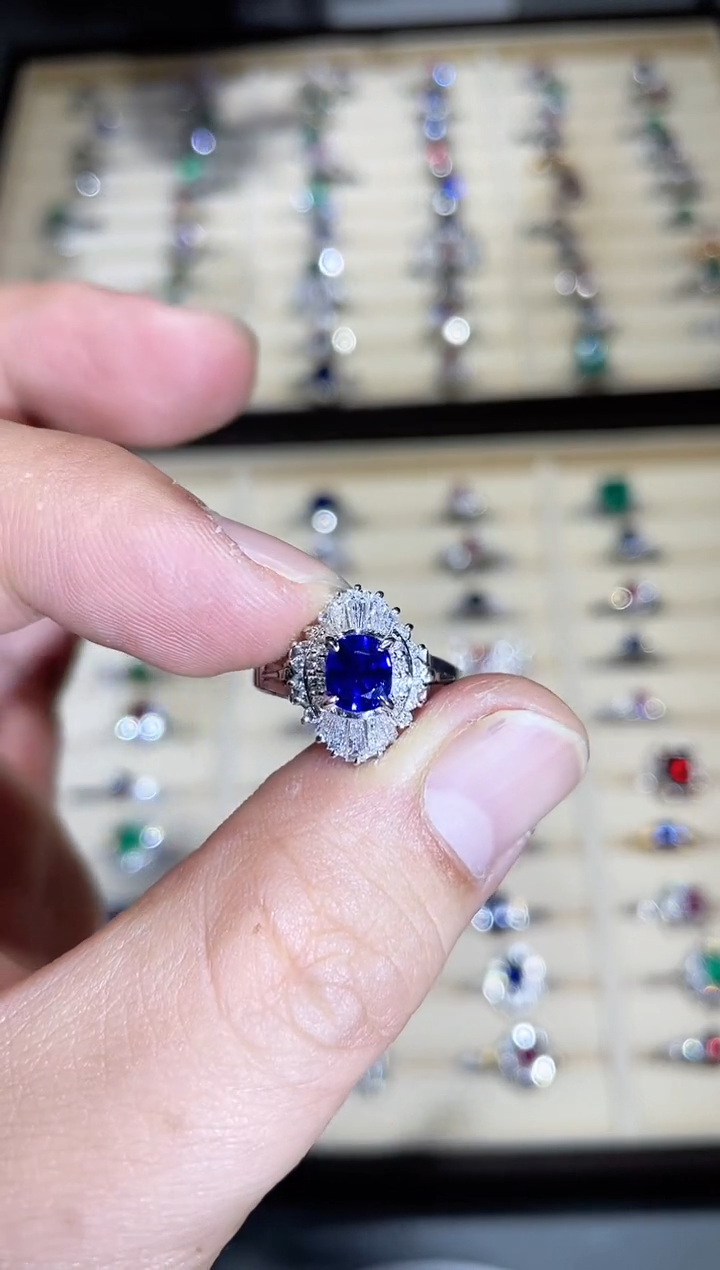 【闪购商品】蓝宝石戒指铂Pt900镶嵌1.1ct