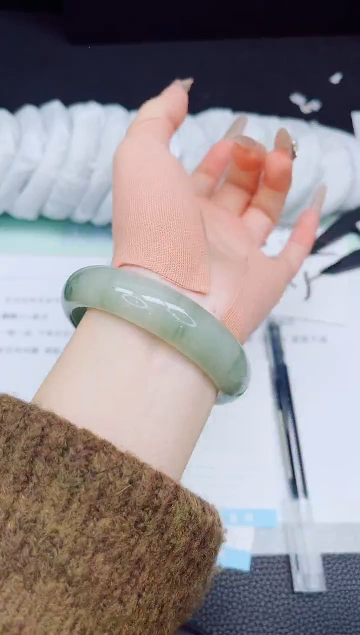 石英质玉未镶嵌手镯180-58