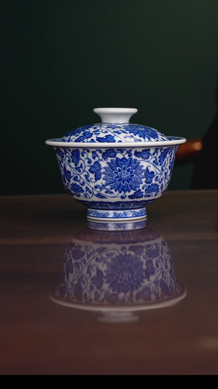 【闪购商品】柴窑青花缠枝莲盖碗