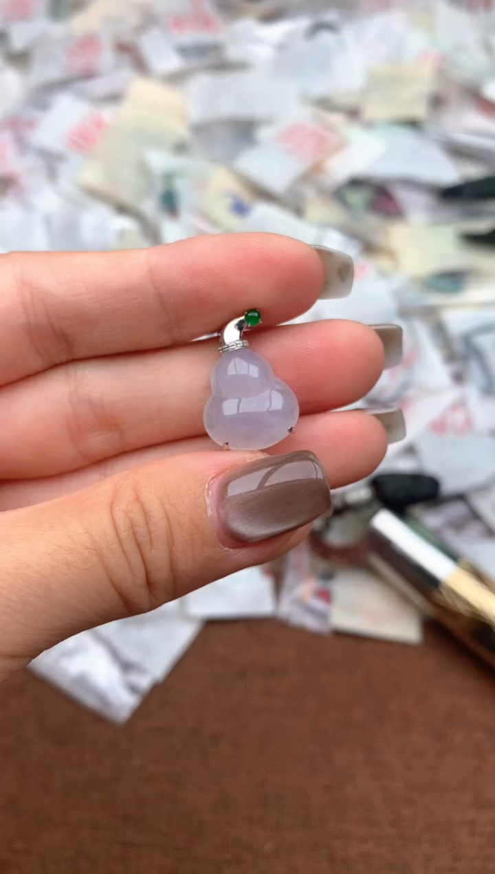 18K金镶嵌挂件翡翠—