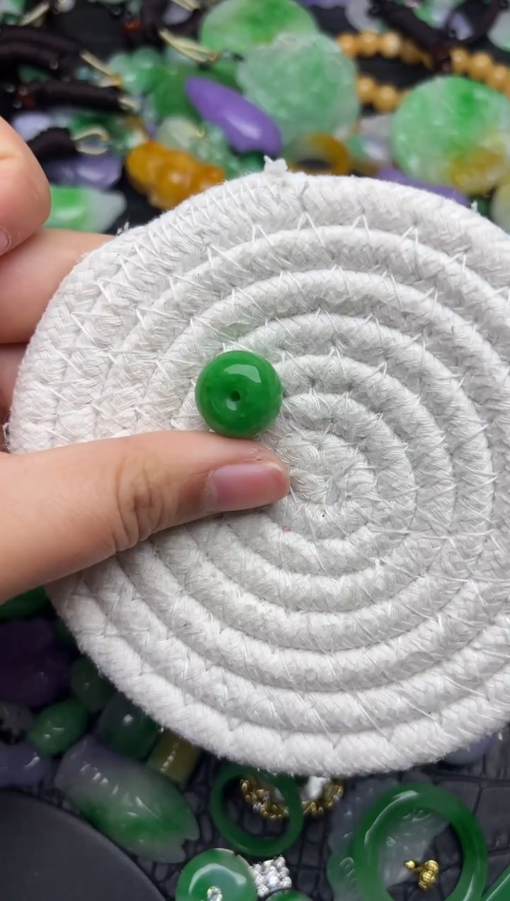 颈饰未镶嵌翡翠缅甸翡翠吊坠