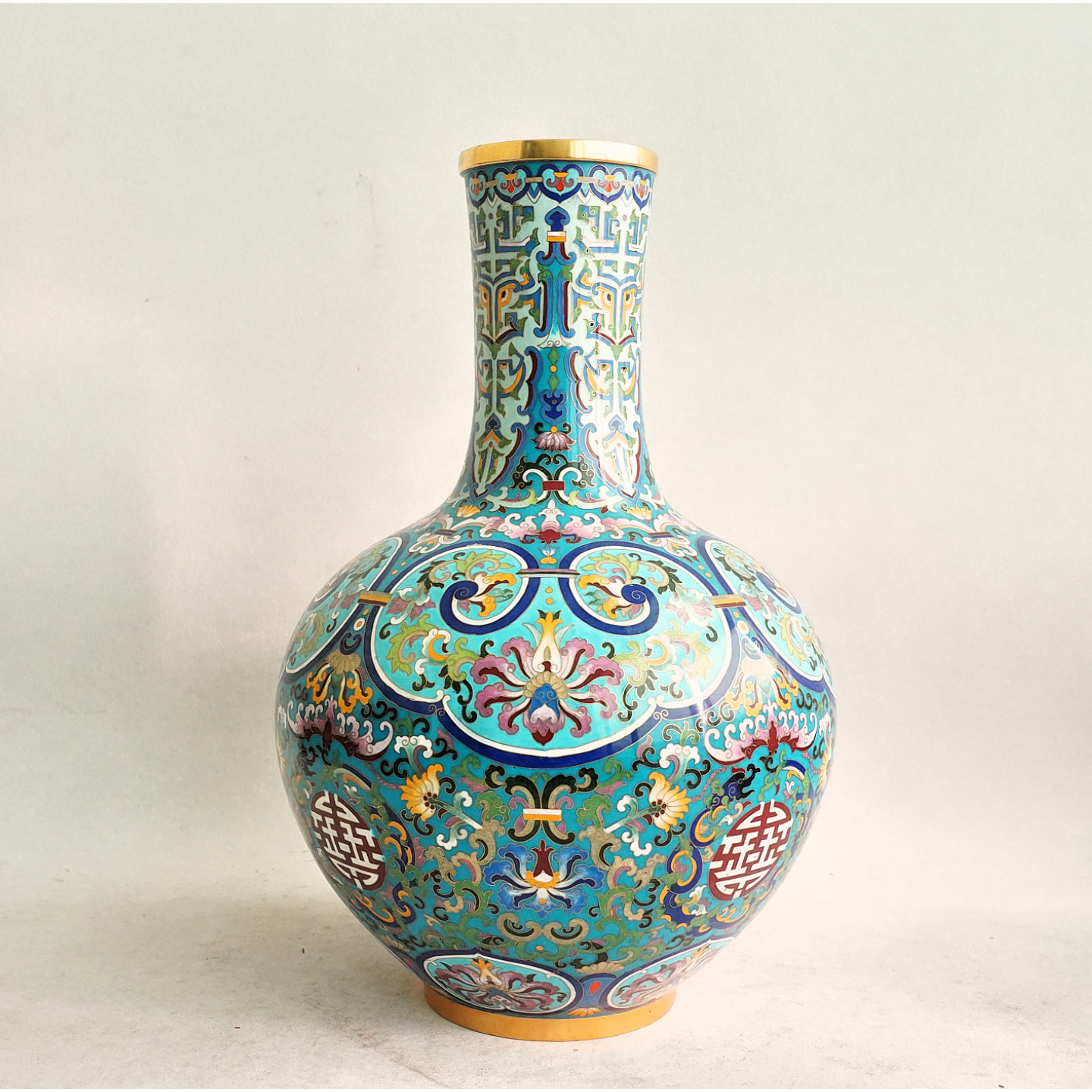 文华开物第211期拍品 9 清代 铜鎏金珐琅天球瓶