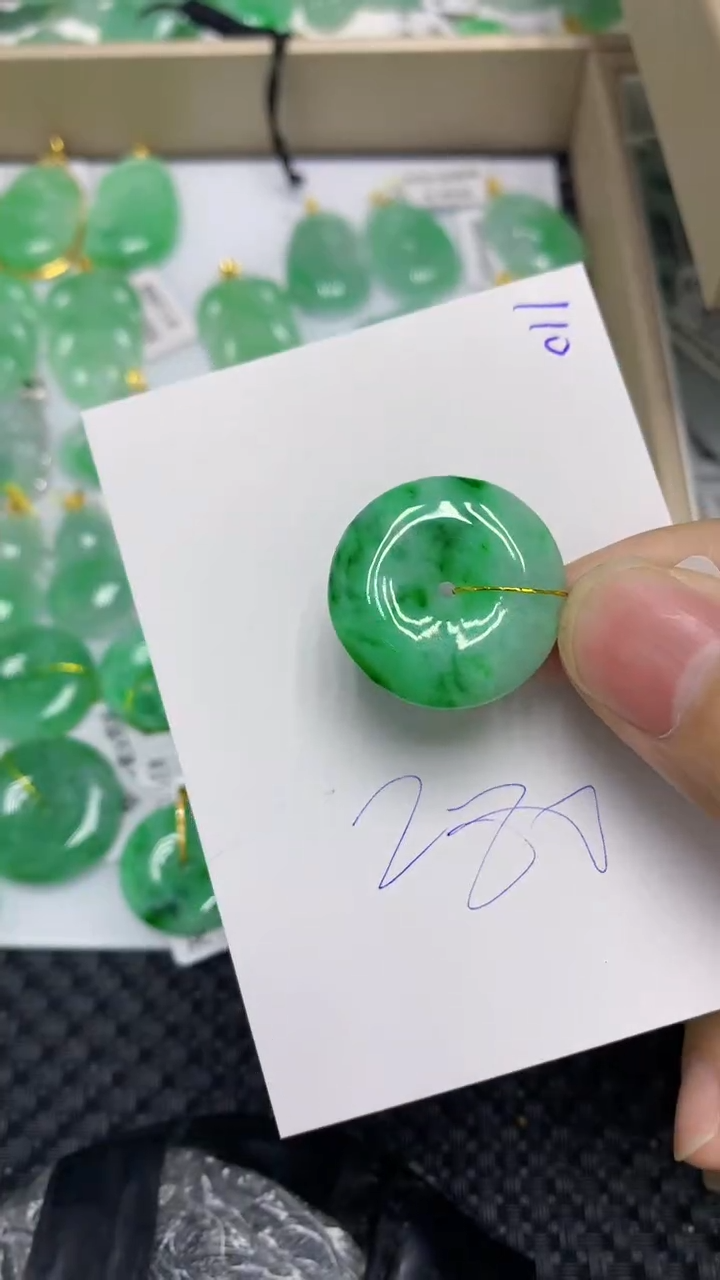 颈饰未镶嵌翡翠缅甸A货翡翠