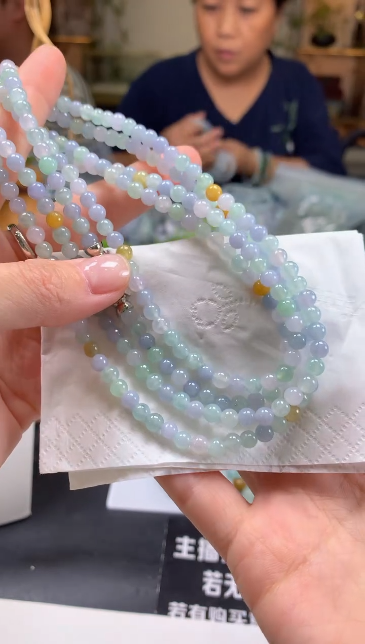 翡翠未镶嵌颈饰---3175多样性发其一