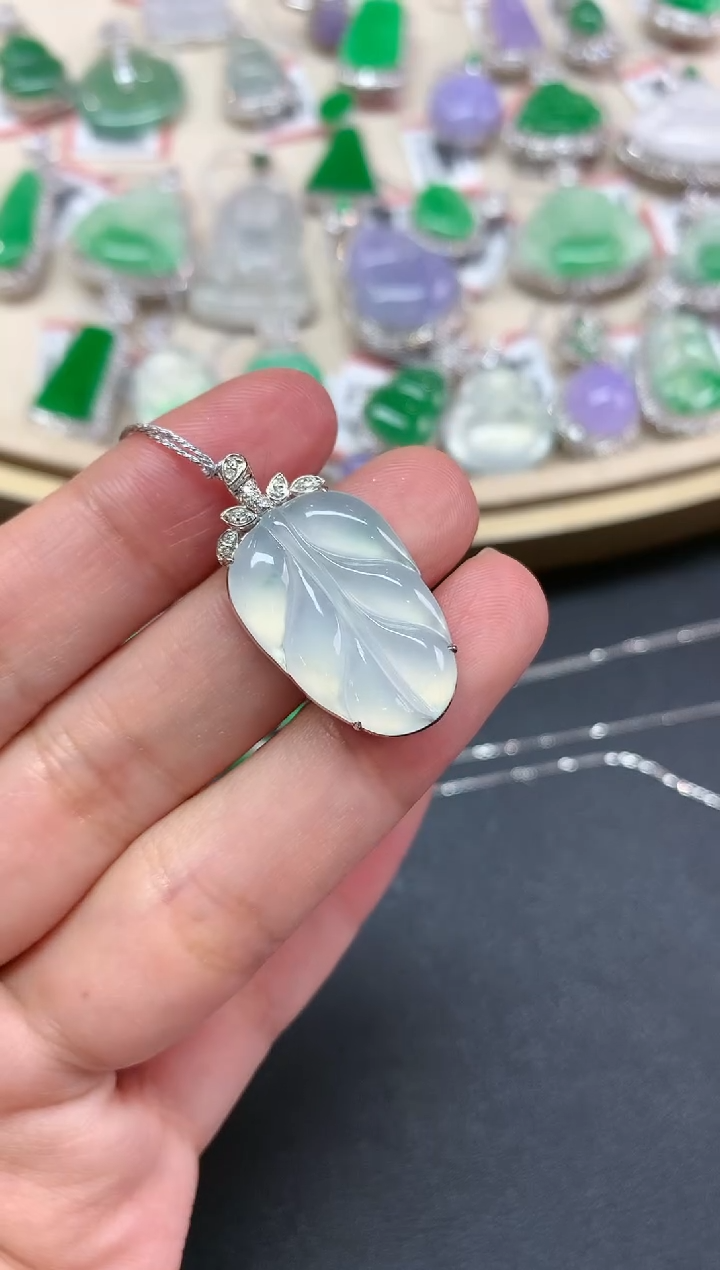 【闪购商品】翡翠吊坠(不含链)18K金镶嵌W53|5980