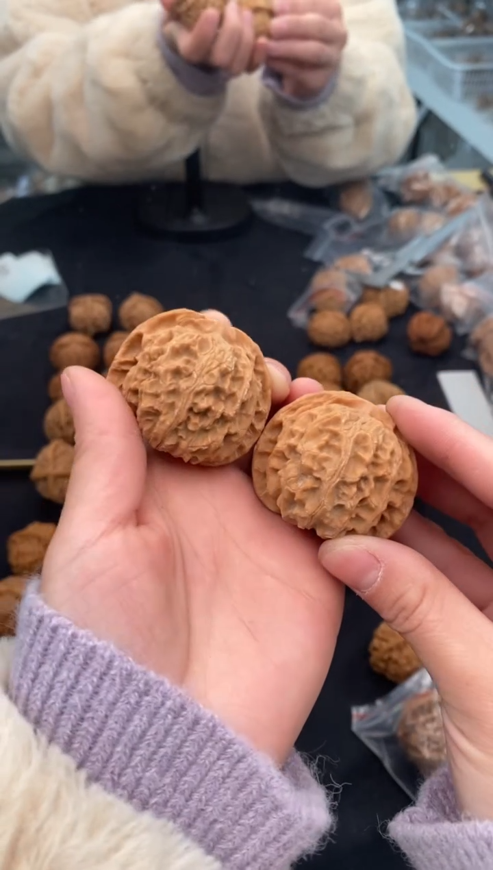 【闪购商品】文玩核桃把件苹果园44-t938