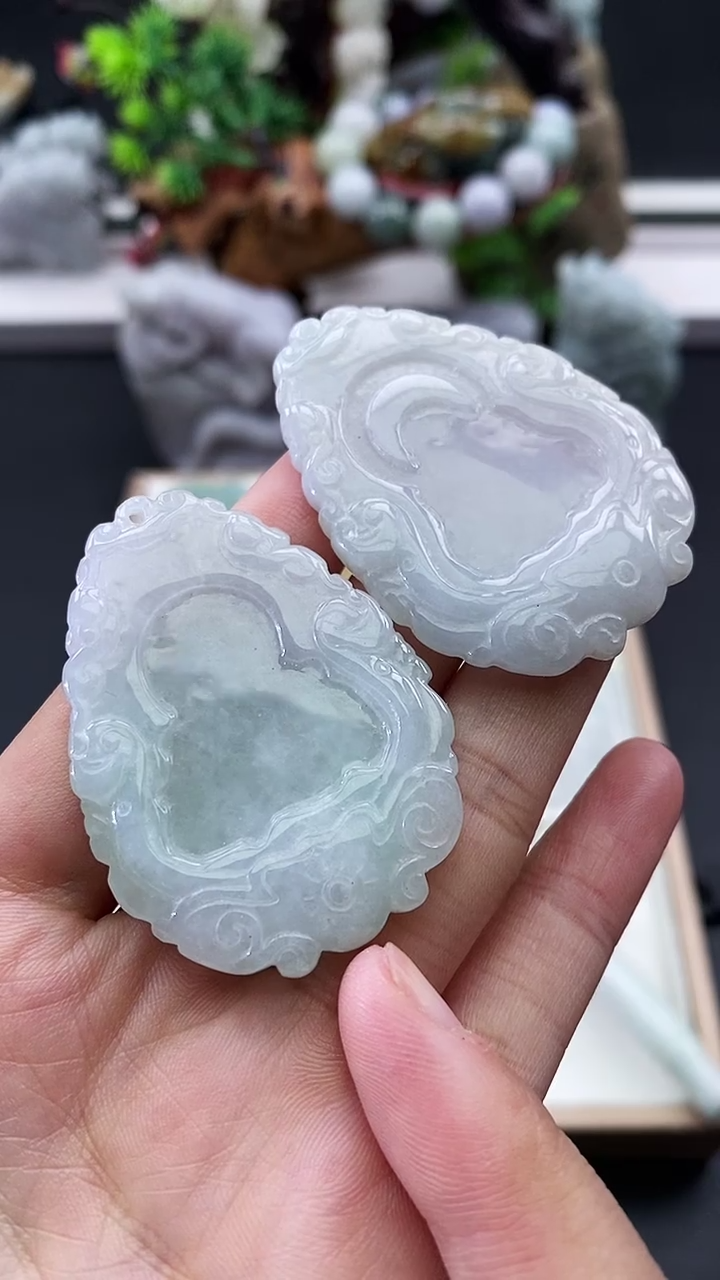 颈饰未镶嵌翡翠天然缅甸A货翡翠随机发一件