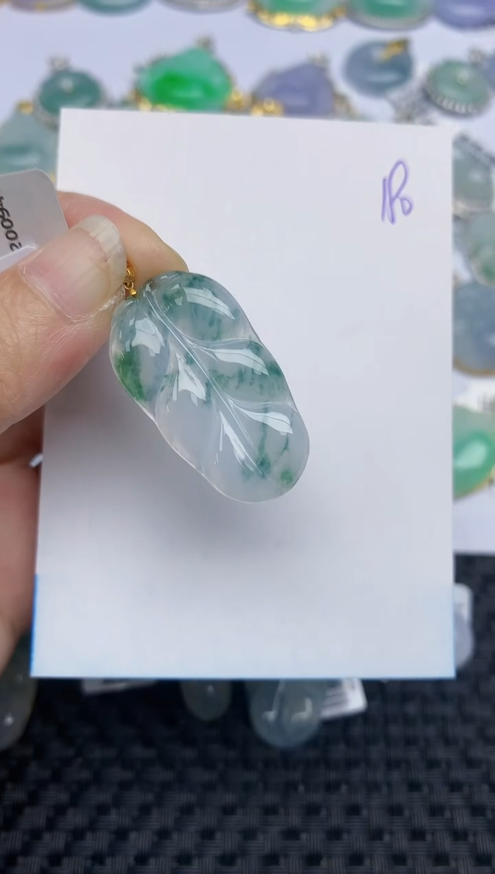 翡翠18K金镶嵌颈饰天然A货翡翠 180