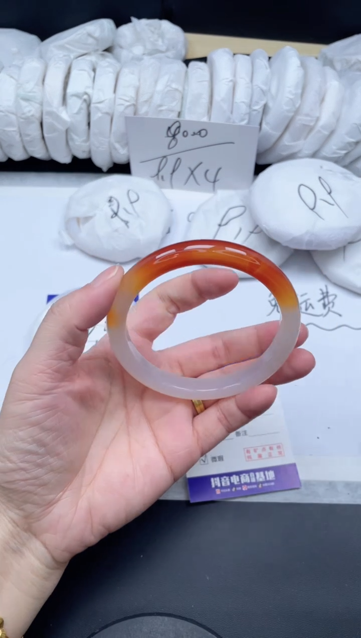 【闪购商品】石英质玉手镯未镶嵌32/65.6