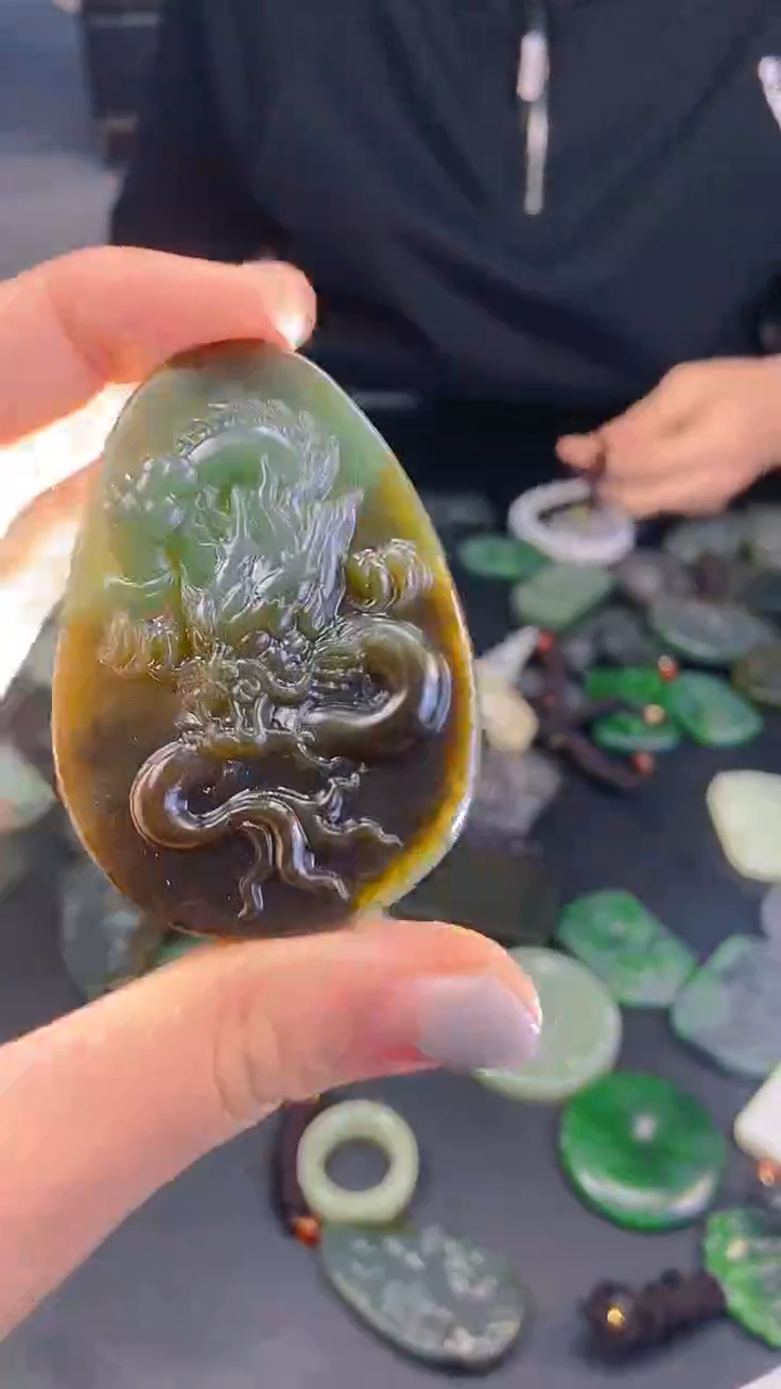 颈饰未镶嵌和田玉1