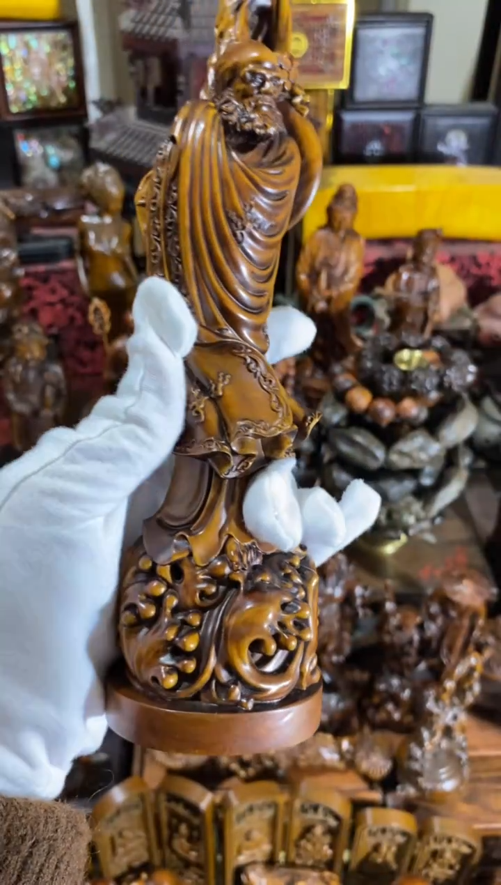 小叶黄杨摆件一苇渡江