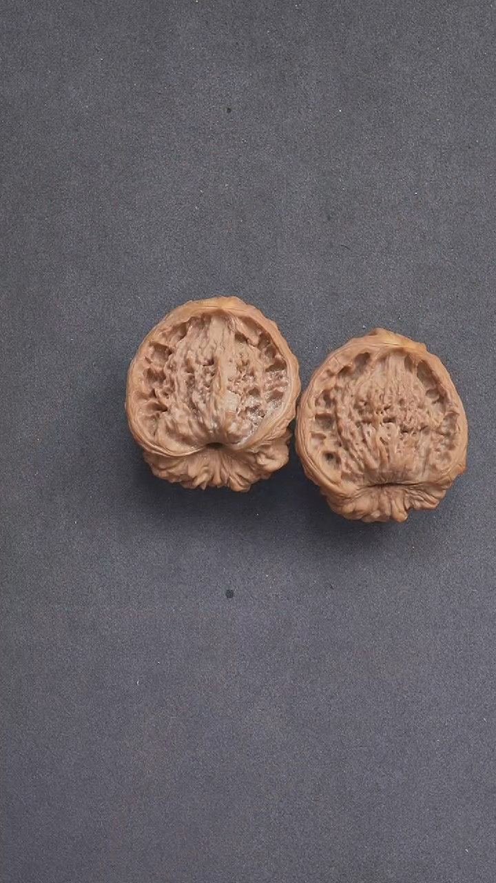 【闪购商品】文玩核桃吊坠核桃舌头异形