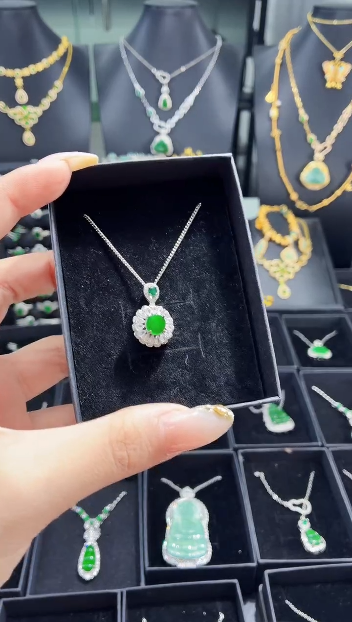 翡翠未镶嵌颈饰吊坠（不含链）