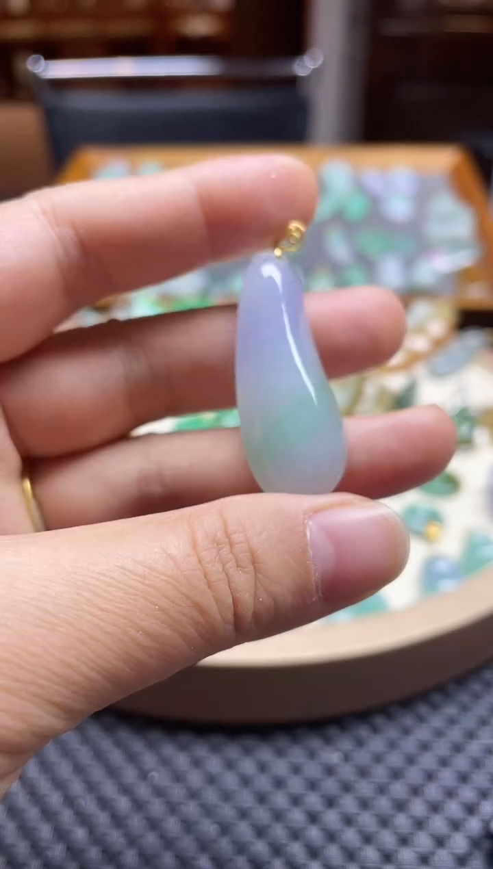 【闪购商品】翡翠颈饰18K金镶嵌福果