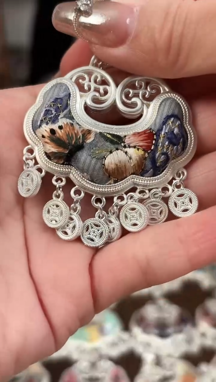 【闪购商品】织绣艺枝独秀手工饰品315