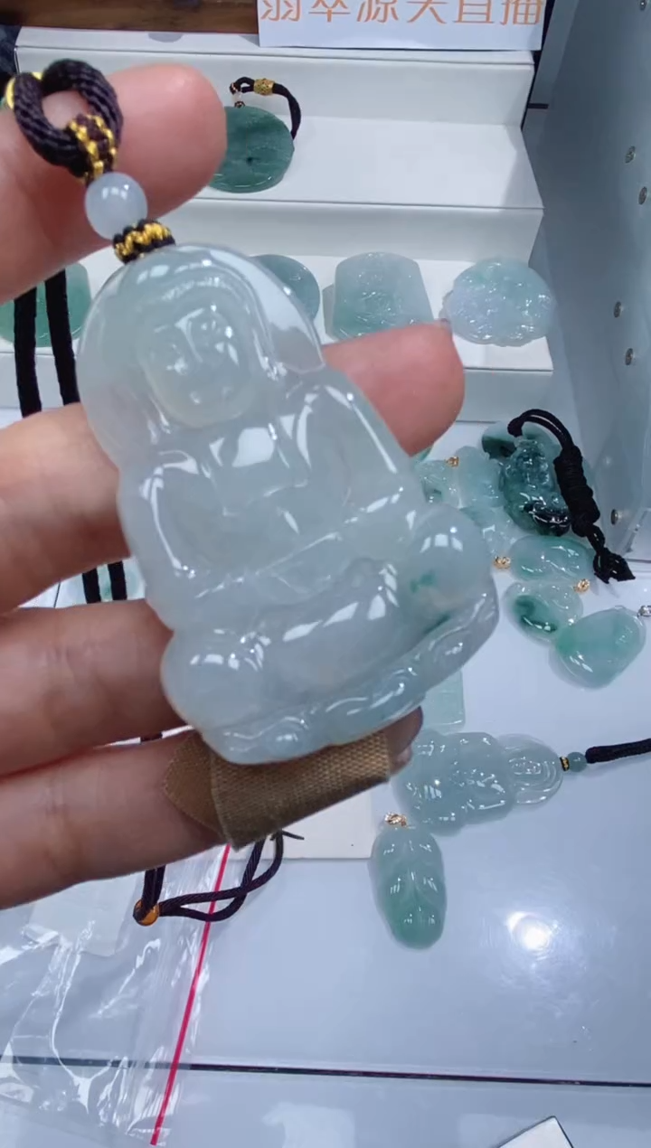 颈饰未镶嵌翡翠吊坠