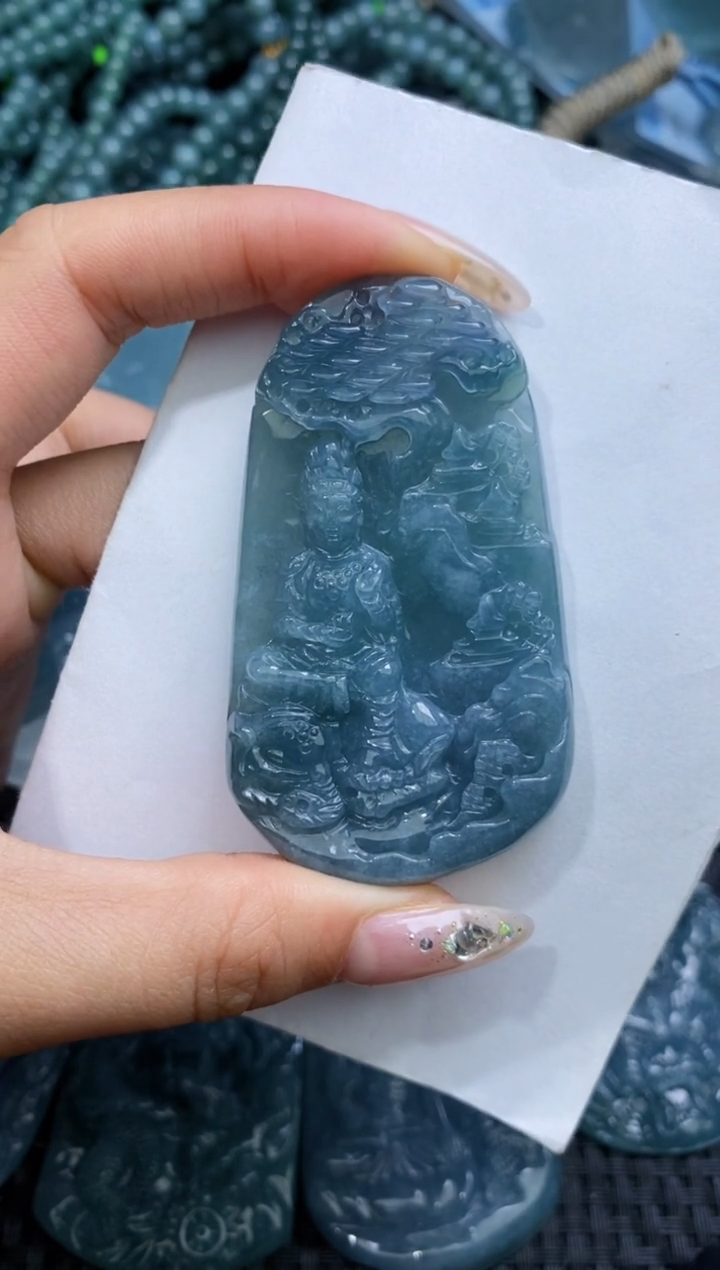 【闪购商品】翡翠颈饰未镶嵌          