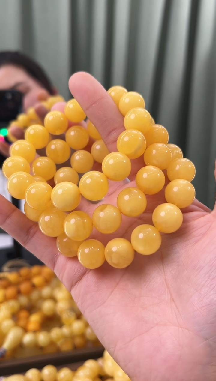 【闪购商品】琥珀手串未镶嵌蜜蜡手串多样性发其中一件