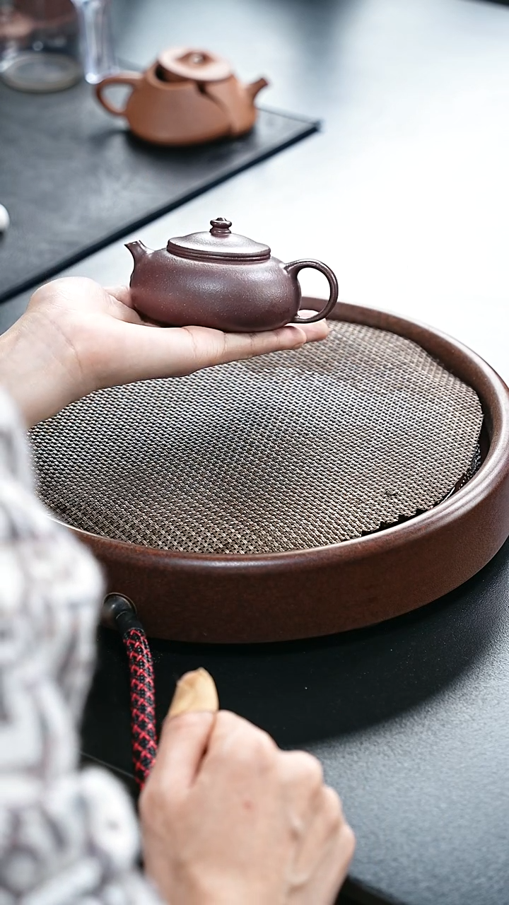 茶壶紫砂寒江-紫泥-全手工微微瑕-A111