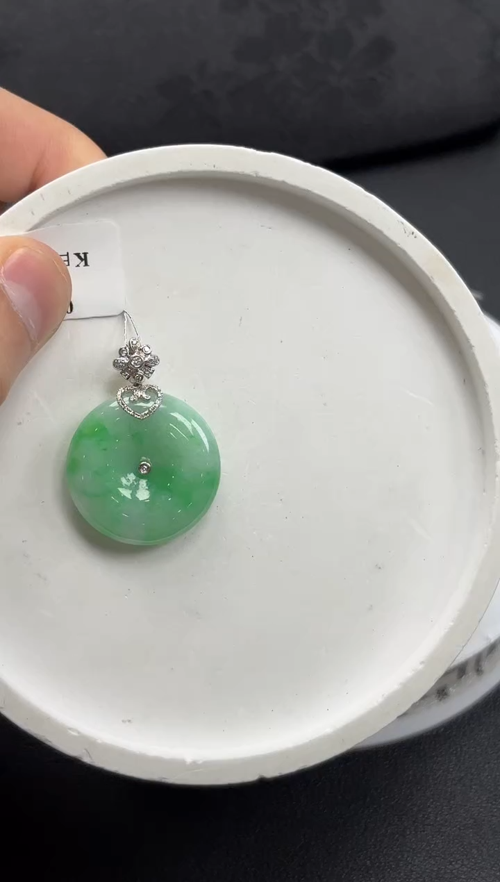 【闪购商品】翡翠颈饰18K金镶嵌平安扣