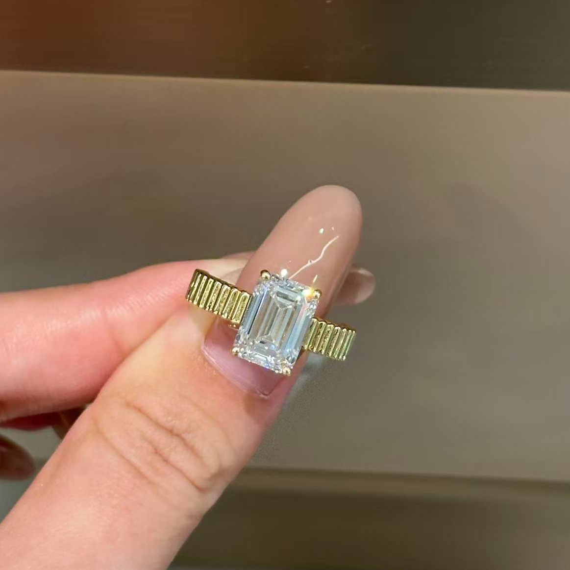 实验室培育钻石18k金 k黄罗缎祖母切钻戒高级大气送老婆送女友