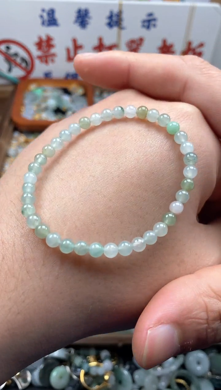 【闪购商品】翡翠颈饰未镶嵌哥哥