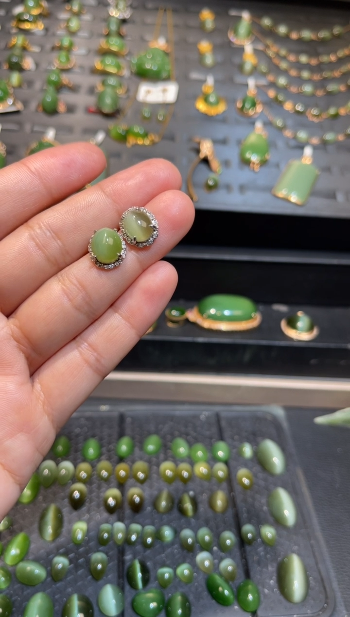 【闪购商品】和田玉碧玉猫眼耳钉银S925镶嵌多样性发一