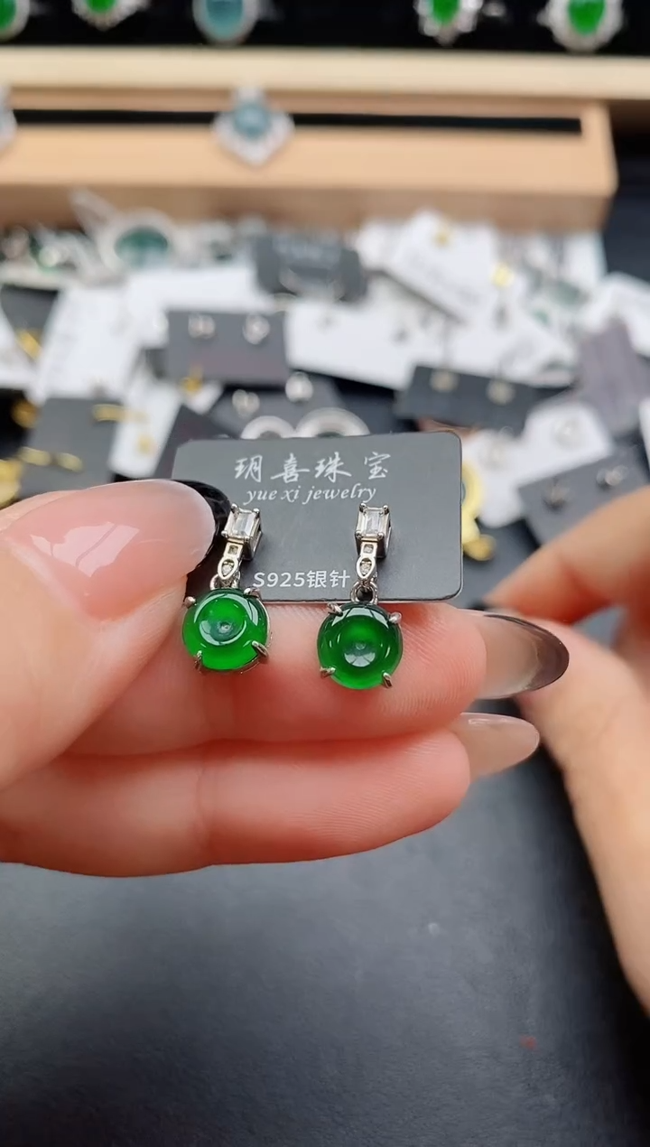 翡翠银S925镶嵌耳饰85000