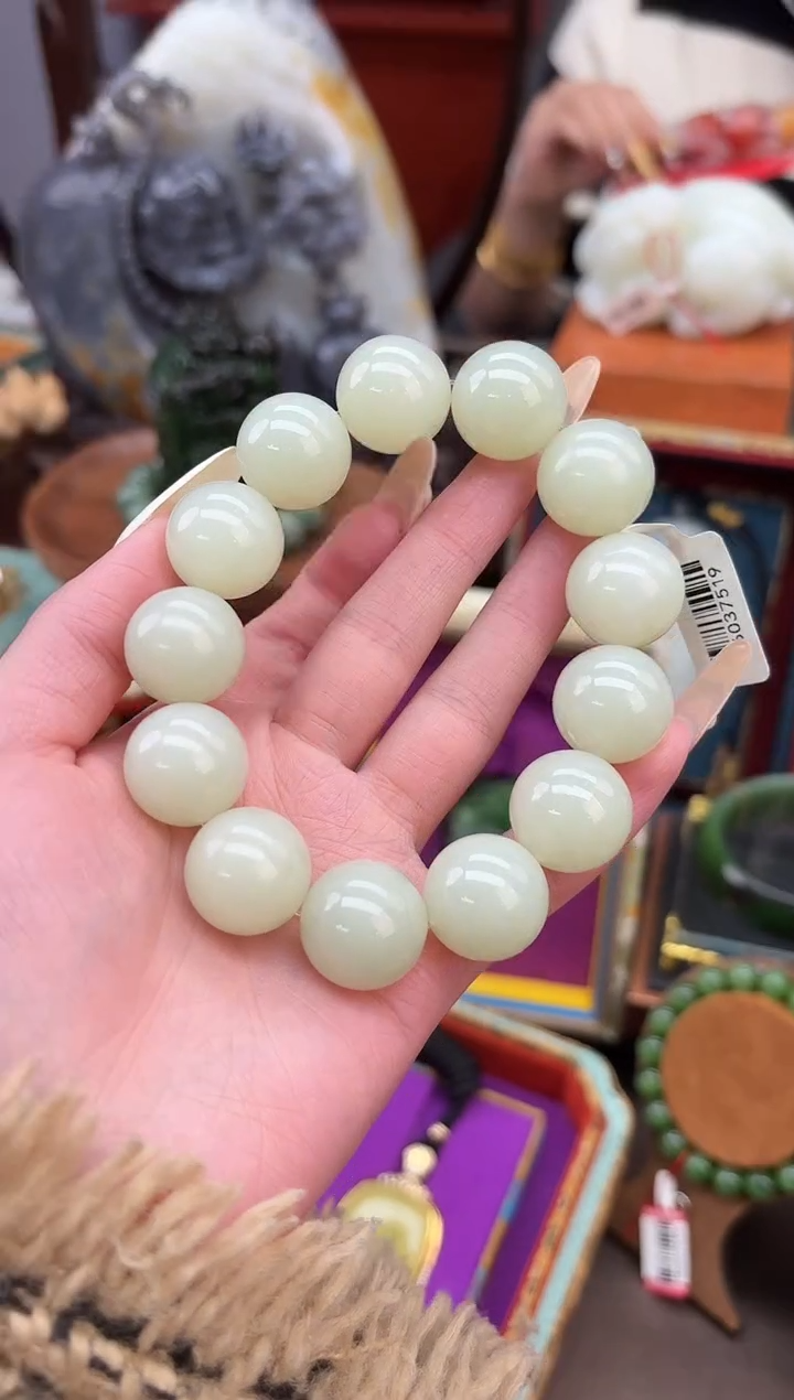 未镶嵌手串和田玉董小姐推荐 多样性发货 拍一发一hs