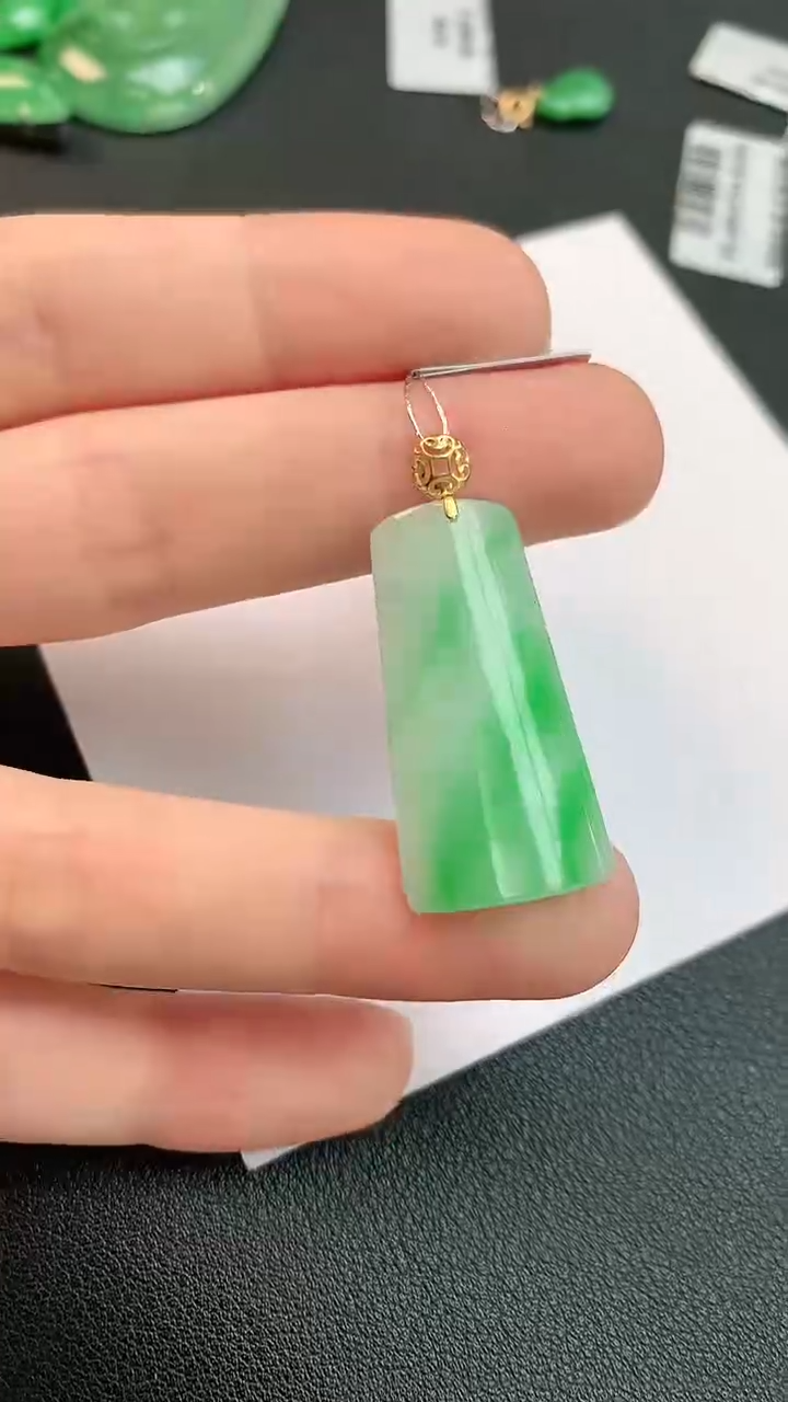 翡翠18K金镶嵌颈饰赠礼盒证书 敏