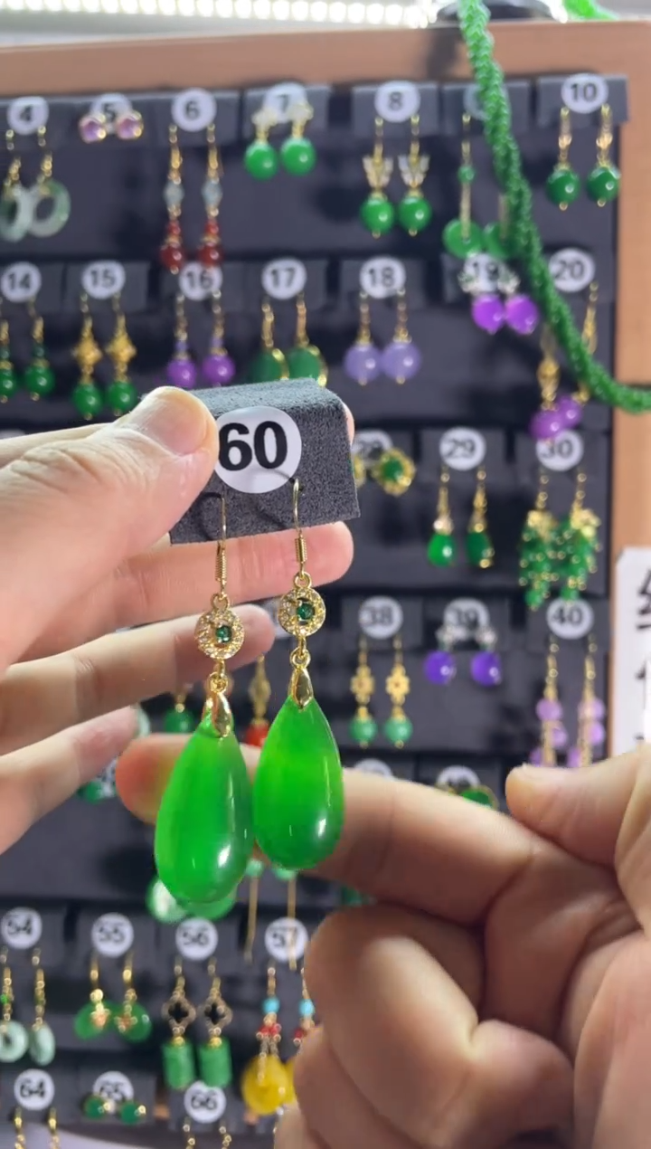 【闪购商品】翡翠耳饰银S925镀金镶嵌60.....