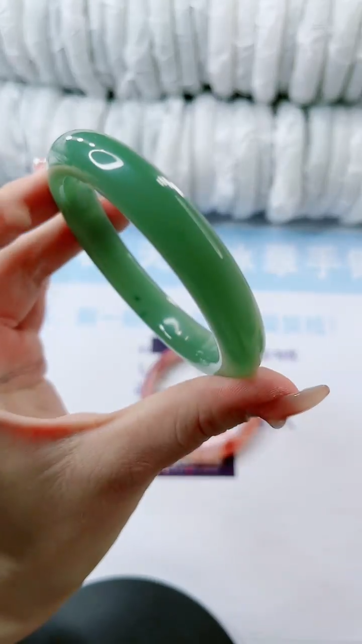 【闪购商品】石英质玉手镯未镶嵌多样性发货L56
