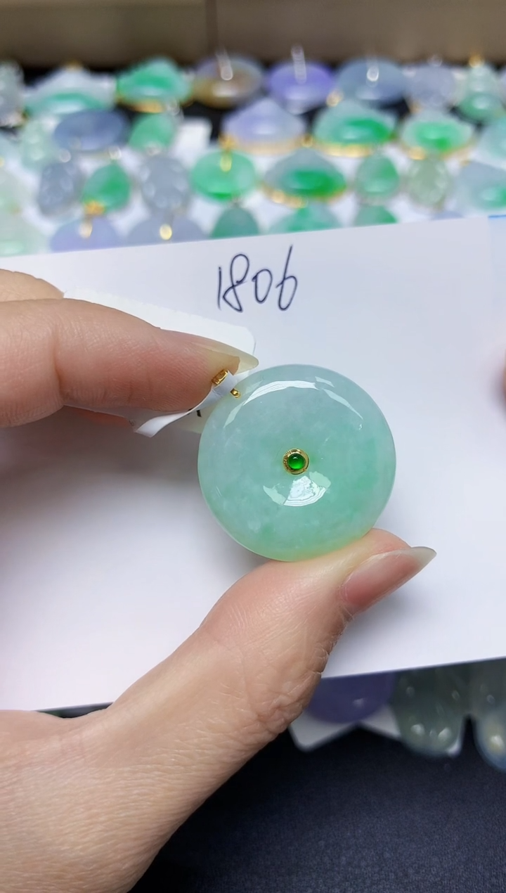 翡翠18K金镶嵌颈饰 天然缅甸翡翠A货