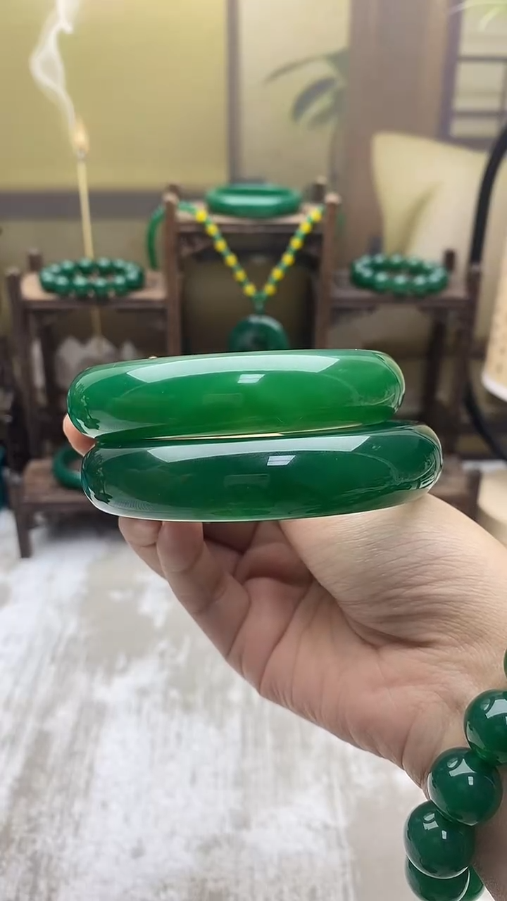 手镯玛瑙/玉髓未镶嵌用****61111