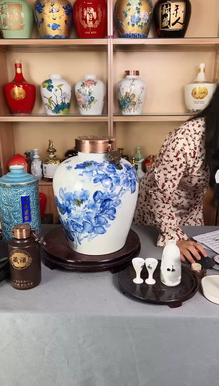 20斤手绘牡丹（金属盖）送两个牡丹一口杯