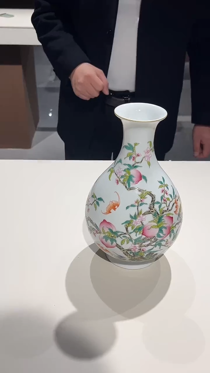 摆件陶瓷粉彩寿桃玉壶春