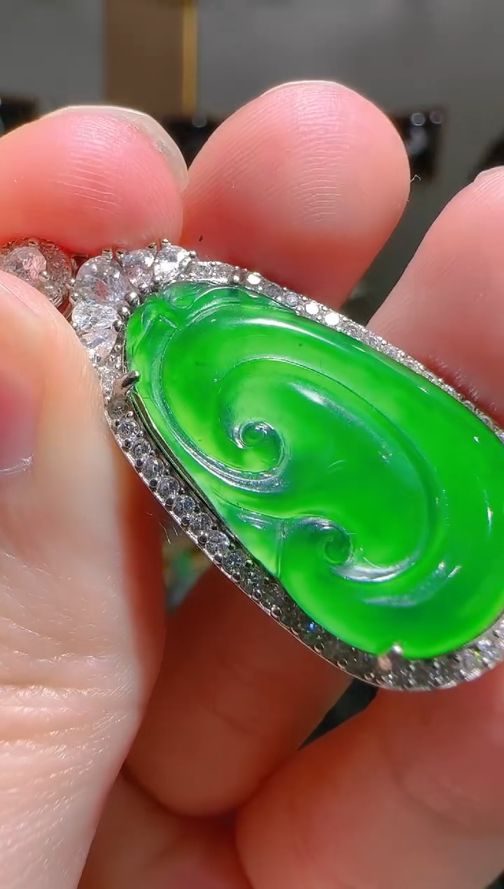 【闪购商品】翡翠吊坠(不含链)银S925镶嵌天然翡翠A货多样性发一件