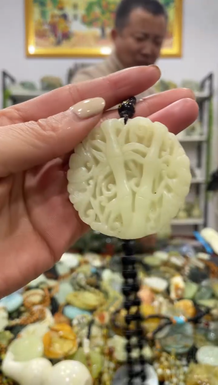 【闪购商品】岫玉吊坠未镶嵌            