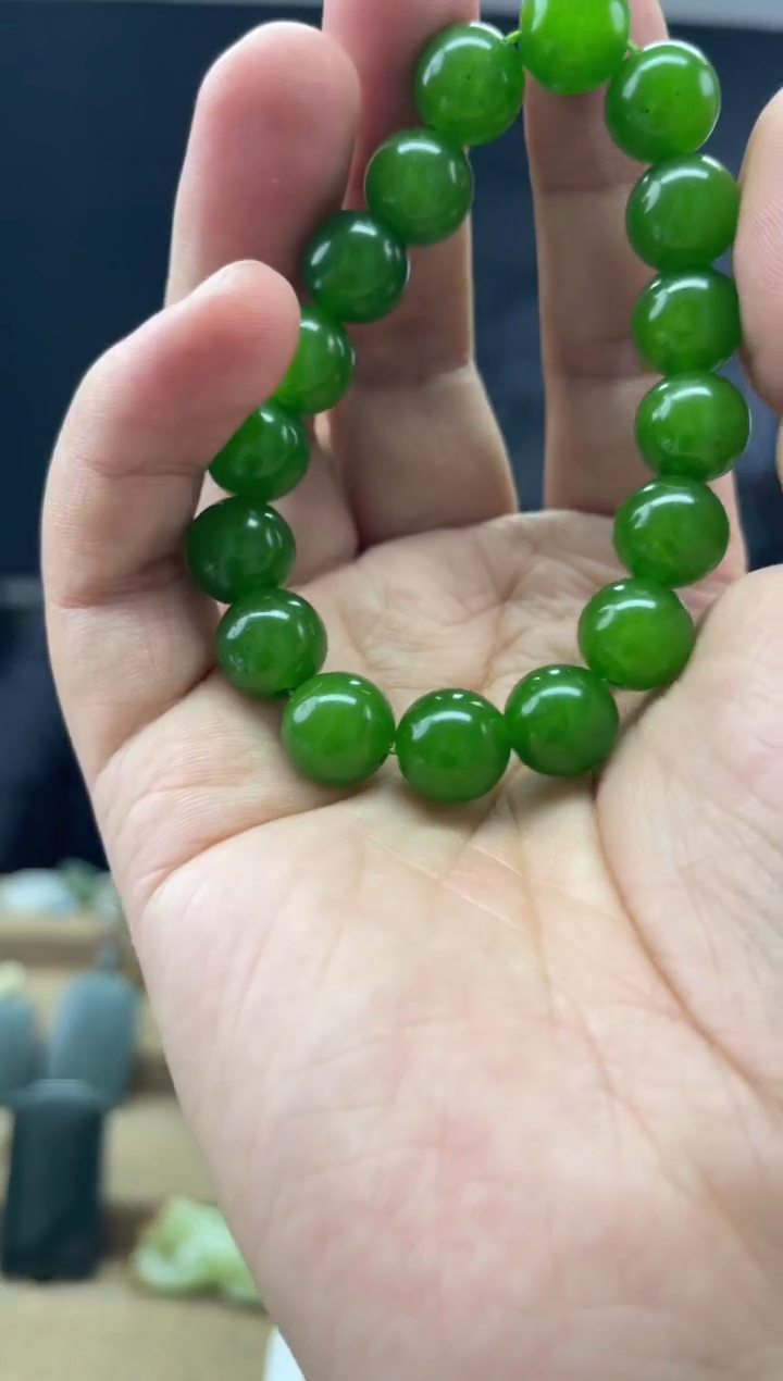 颈饰未镶嵌石英岩玉1