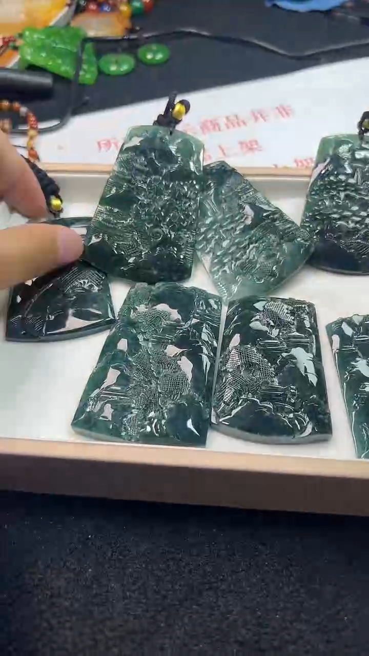 【闪购商品】翡翠颈饰未镶嵌3197天然翡翠老蓝水带绳多样性发一