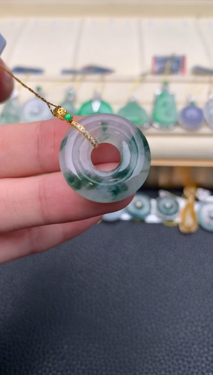 【闪购商品】翡翠颈饰18K金镶嵌Q93     