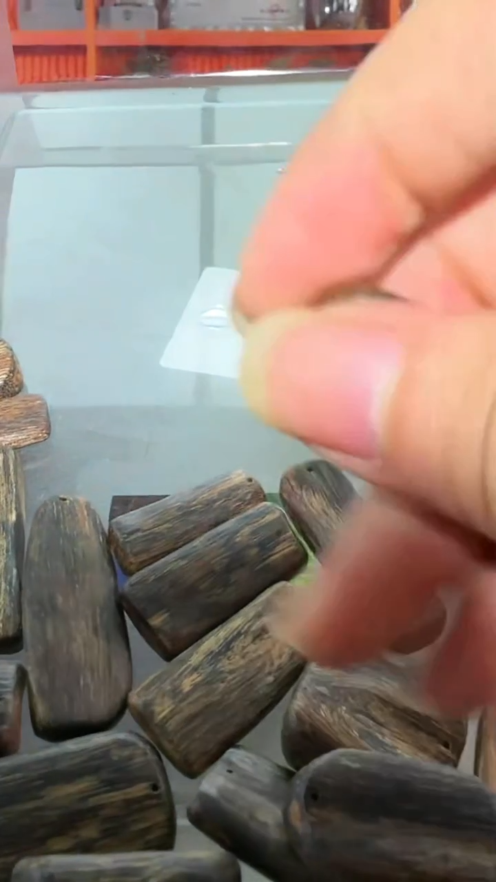 沉香吊坠86号紫伽罗4g+多样性发一